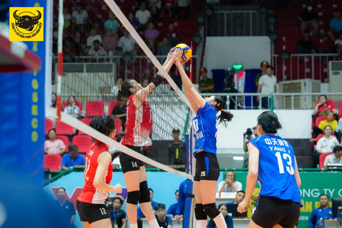 Quỳnh Hương (số 14) thi đấu đầy tự tin trước Giang Tô ở Cúp VTV9 - Bình Điền 2026