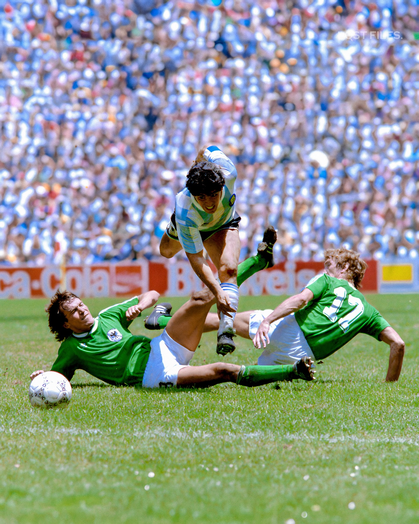 Các đối thủ chỉ biết cách phạm lỗi để ngăn cản Maradona