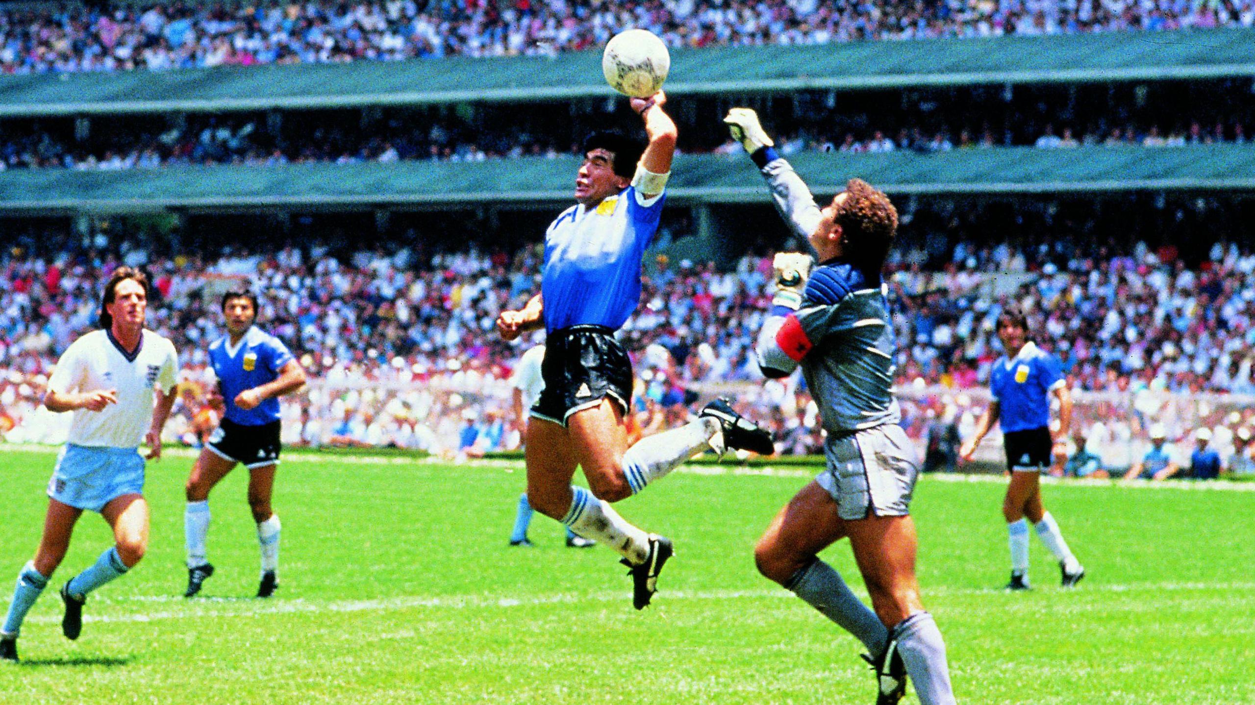 Cú "Bàn tay của Chúa" đã trở thành biểu tượng của Maradona và World Cup 1986