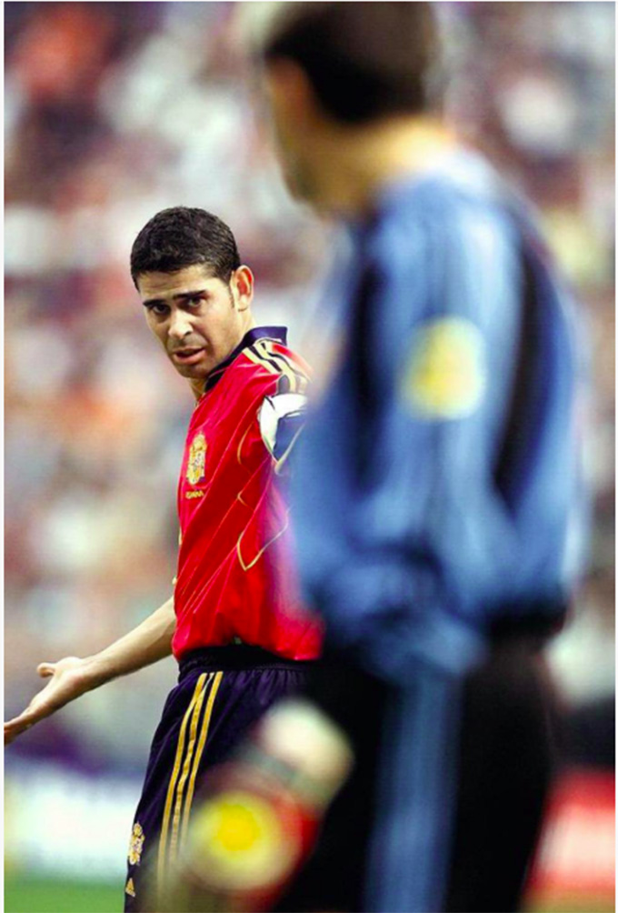 Fernando Hierro, đội trưởng của La Roja và cũng là vua phá lưới một thời