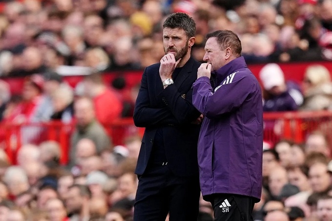 Michael Carrick (trái) vừa chính thức được MU bổ nhiệm làm HLV trưởng