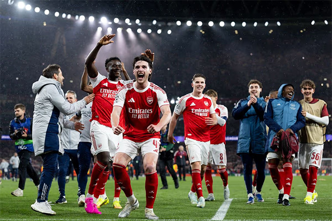 Arsenal hốt đậm sau chức vô địch Ngoại hạng Anh
