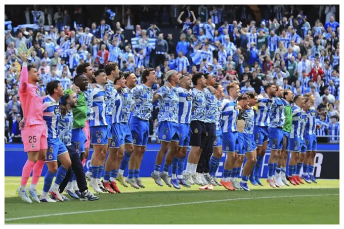 Deportivo trở lại La Liga sau 8 năm vắng bóng
