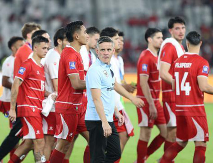 HLV John Herdman chê ĐT Indonesia thụ động, không biết tấn công. Ảnh: Bola