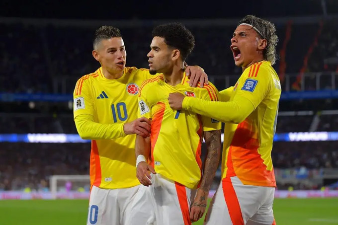 James và Diaz là hai ngôi sao sáng nhất của tuyển Colombia