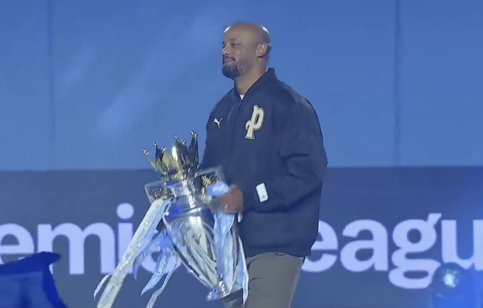 Kompany trở lại Man City để tri ân HLV Pep Guardiola
