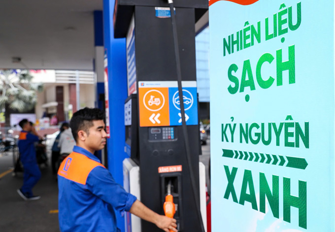 Giá xăng dầu chiều 27/5: Giá xăng trong nước có thể hạ hơn 2.000 đồng/lít
