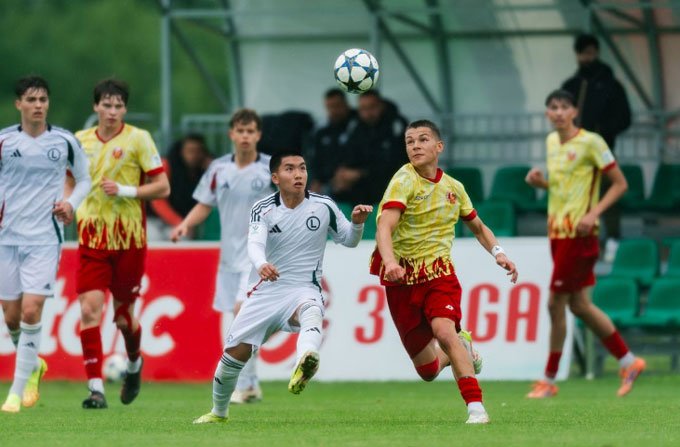 Vũ Hoàng vừa cùng U19 Legia Warsaw vô địch U19 Ba Lan - Ảnh: Legia Warsaw 