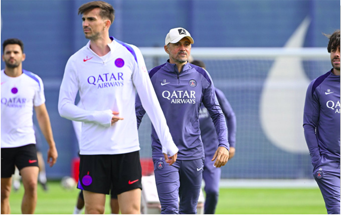 Luis Enrique giờ đã khác rất nhiều so với lúc mới đến PSG. Ảnh: L'Équipe