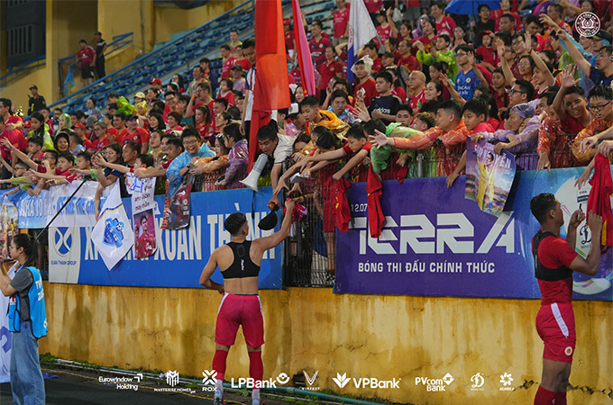 CAHN sẽ tri ân khán giả trong ngày đăng quang chức vô địch V.League - Ảnh: CAHN