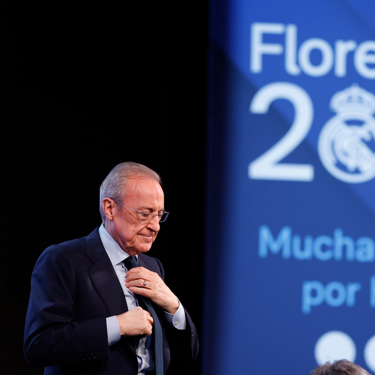 Trong 15 phút đăng đàn, Florentino Perez đã tấn công trên mọi trận địa