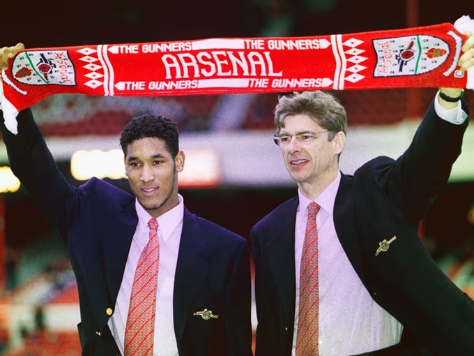 Vụ chuyển nhượng duy nhất giữa Arsenal và PSG là Anelka vào năm 1997
