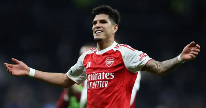 Hincapie trong màu áo Arsenal