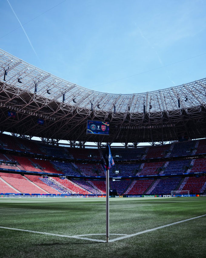 Ảnh: @PSG_English