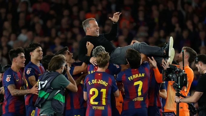 Nếu như Mourinho là "lửa" thì HLV Hansi Flick của Barca giống như "nước"