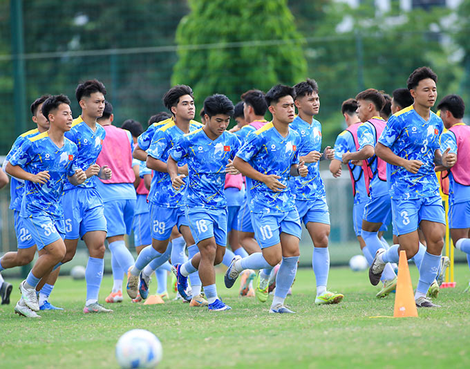 HLV Yutaka Ikeuchi nhận định trận đấu với Indonesia trận đấu khó khăn nhất vòng bảng của U19 Việt Nam. Ảnh: VFF