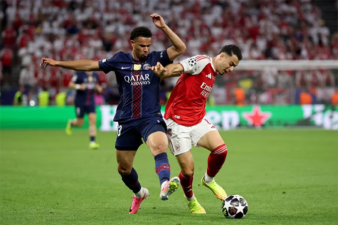 Zaire-Emery đã trở thành cầu thủ trẻ nhất lịch sử giành được 2 chức vô địch Champions League liên tiếp