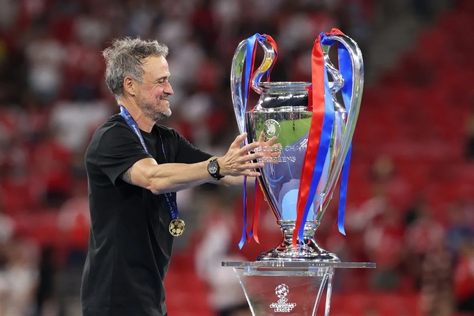 HLV Luis Enrique vừa có chức vô địch Champions League lần thứ 2 liên tiếp với PSG