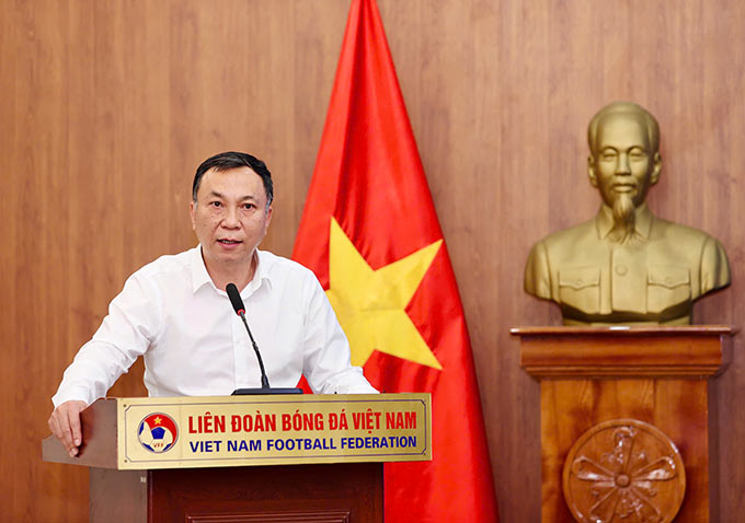 Chủ tịch VFF Trần Quốc Tuấn tham dự lễ khai mạc hội thảo. Ảnh: Đức Cường
