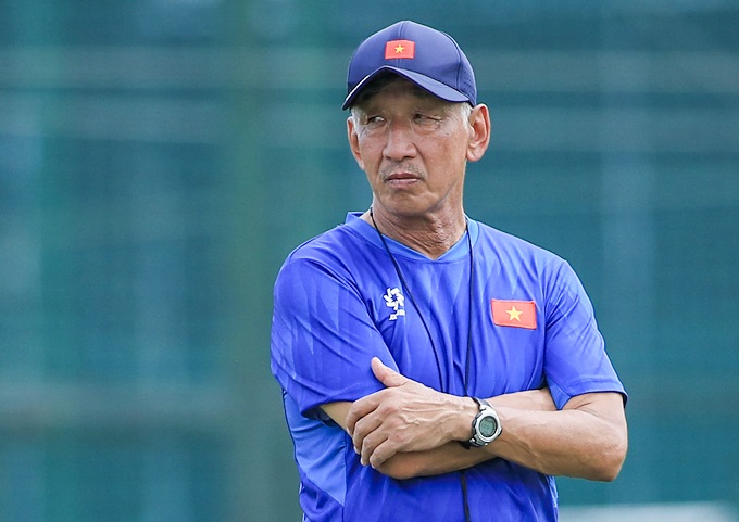 HLV Yutaka Ikeuchi của U19 Việt Nam