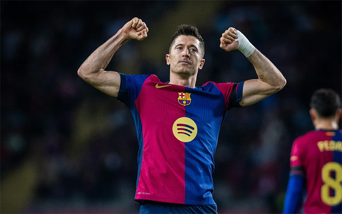 Lewandowski là một trong những thương vụ thành công của Laporta