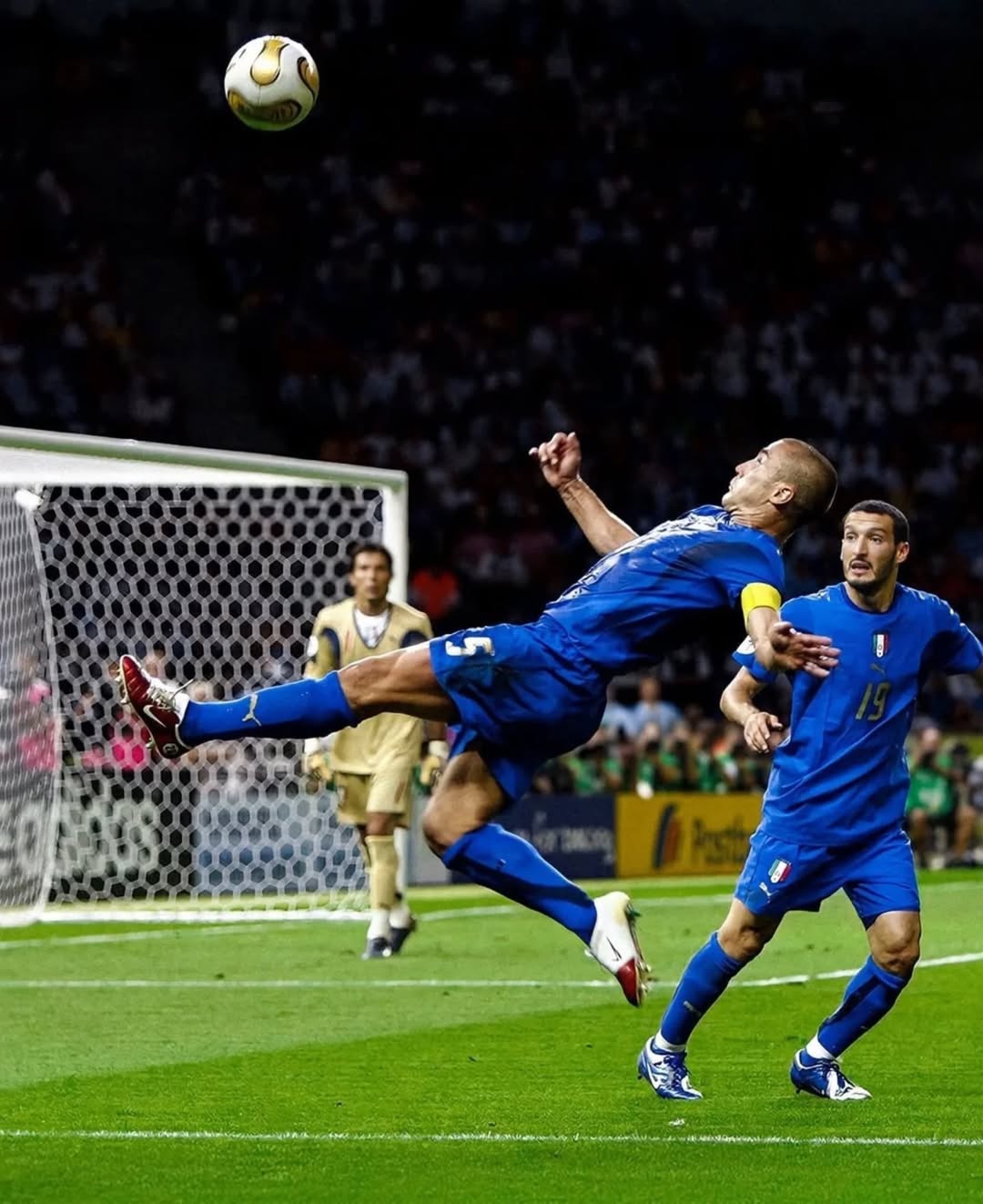 Cannavaro thuộc hậu vệ “kiểu mới” với lối chơi khôn ngoan hơn, thông minh hơn, kỹ thuật cũng điêu luyện hơn 