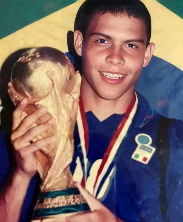 Ở tuổi 17, Ronaldo được điền tên vào danh sách ĐT Brazil đến tham dự World Cup 1994