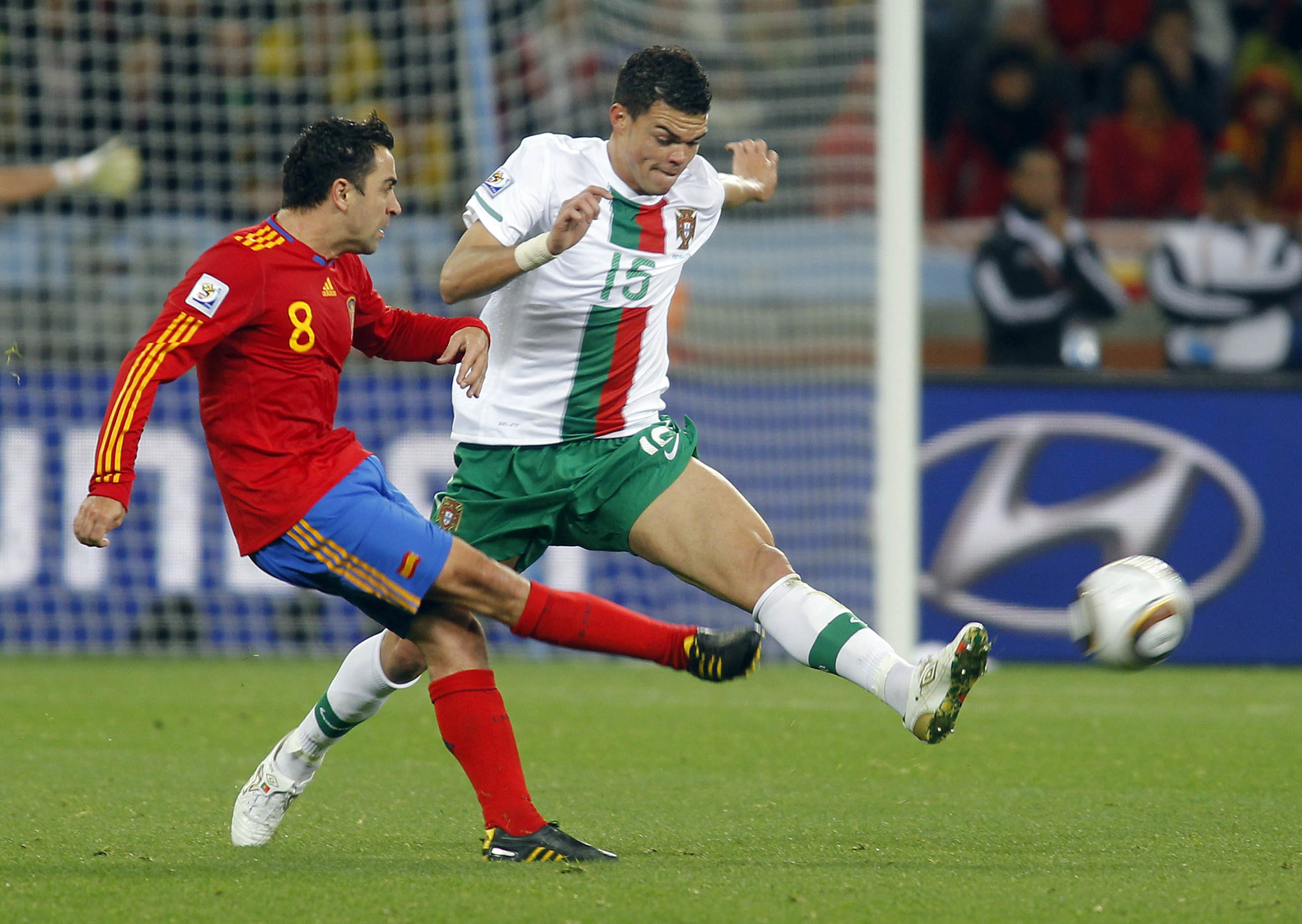 Theo Pep, Xavi đá bóng với cái đầu của một nhà cầm quân
