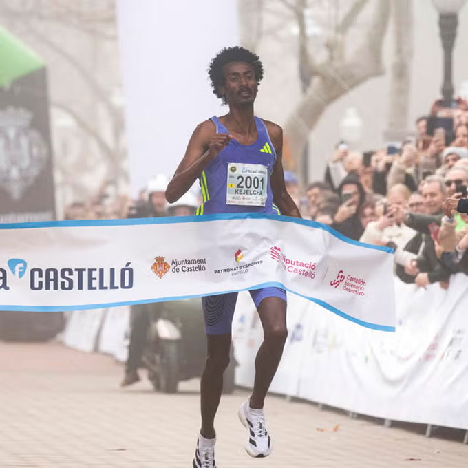 Yomif Kejelcha lập kỷ lục thế giới 10km tại giải 10K Facsa Castellón