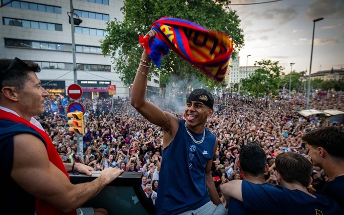 Lamine Yamal được xem là truyền nhân của Messi