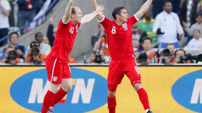 Rooney và Frank Lampard (phải) đã trải qua một kỳ World Cup đáng thất vọng