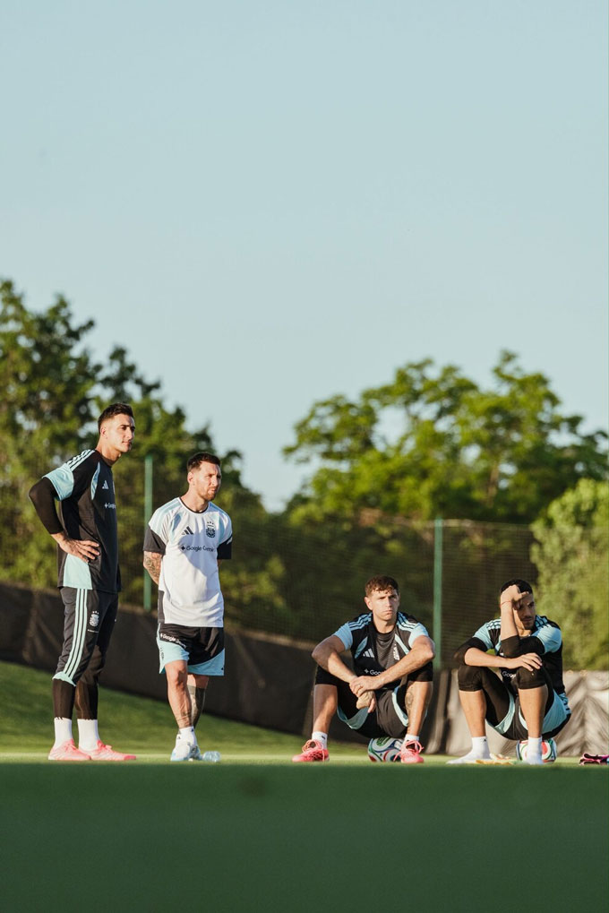 Messi và đồng đội tại nơi đóng quân của ĐT Argentina