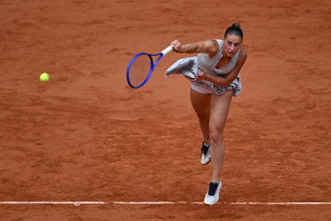 Kostyuk mắc nhiều lỗi tự đánh hỏng trong trận bán kết. Ảnh: WTA