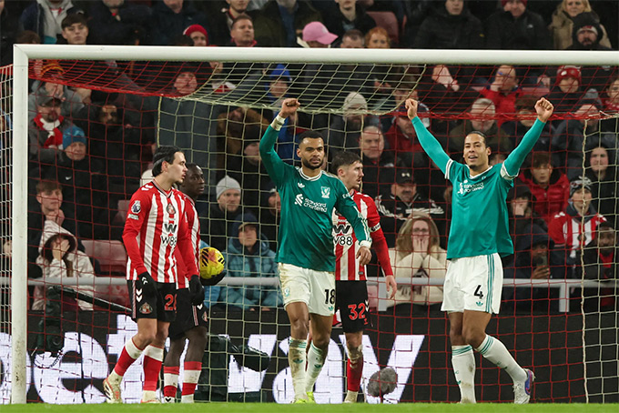 Liverpool chạm trán Sunderland sẽ là trận ra mắt của Iraola