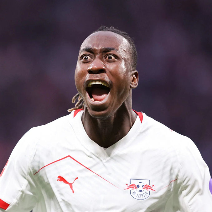 Diomande thích sang PSG hơn - Ảnh: @TouchlineX