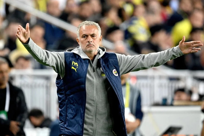Mourinho kiện LĐBĐ Thổ Nhĩ Kỳ