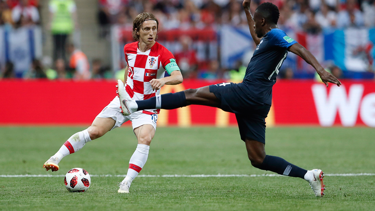 Nỗ lực tận hiến vì màu cờ sắc áo của Modric đã làm nhân tâm thay đổi