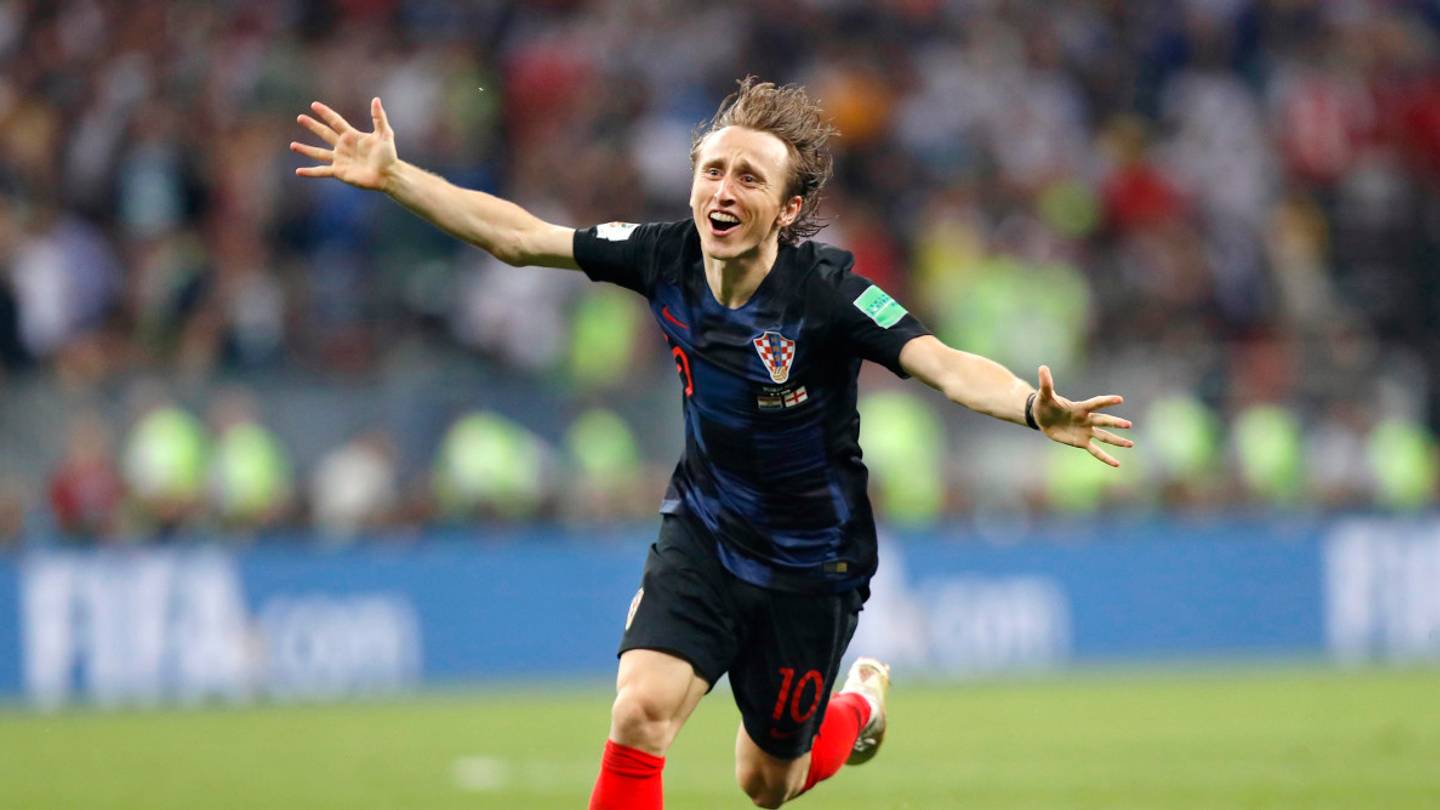 Modric trở thành mục tiêu của một số CĐV quá khích ở Zadar, Zagreb và Split, các CĐV thậm chí còn hát: “Luka Modric, thằng cặn bã!" trong các trận đấu tại Croatia