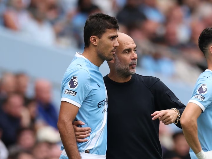 Pep Guardiola lại biến Rodri thành một kiến trúc sư đại tài tại Man City. Ảnh: Diario AS