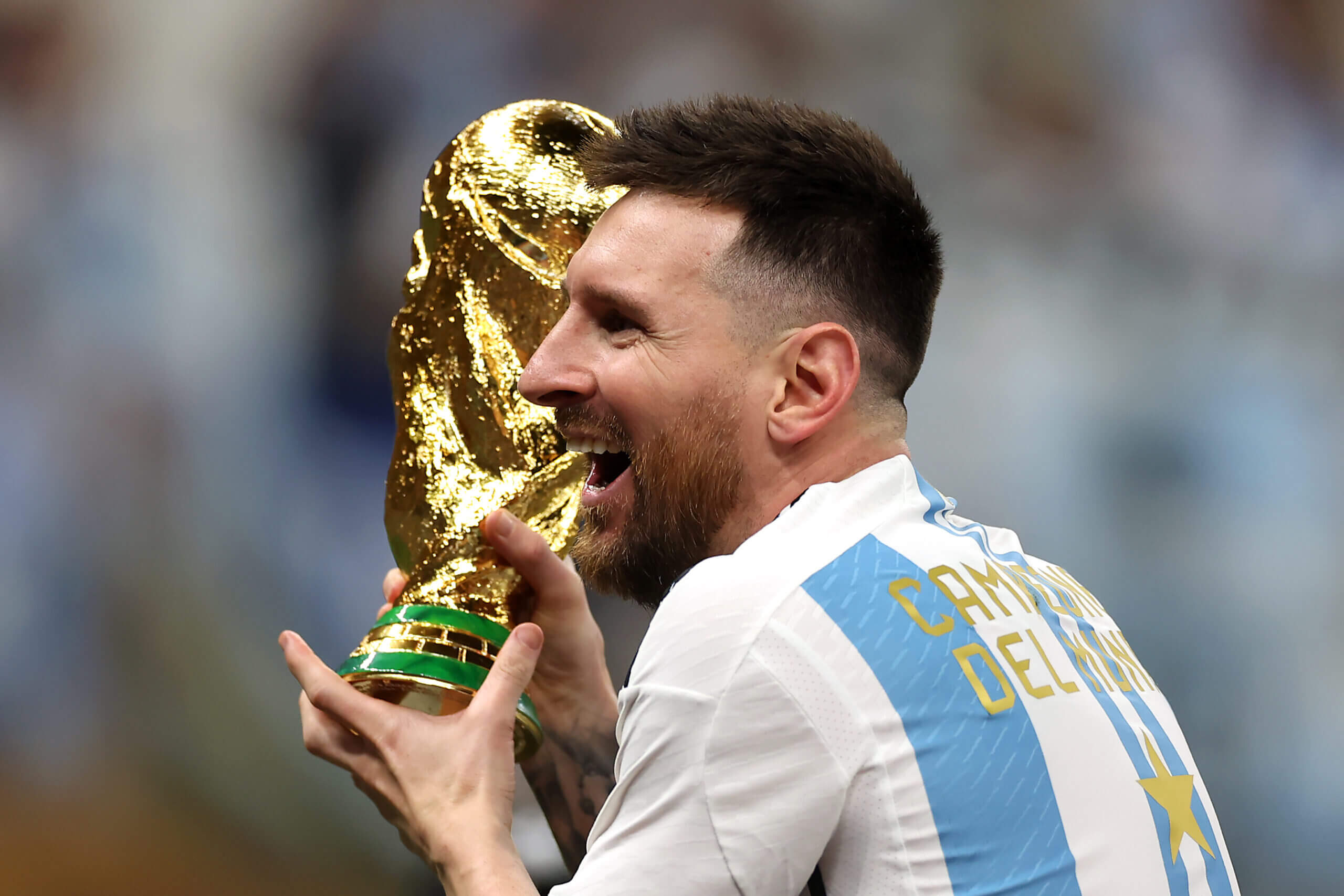 Và rồi trái cấm đáng thèm khát nhất cũng rụng vào tay Messi