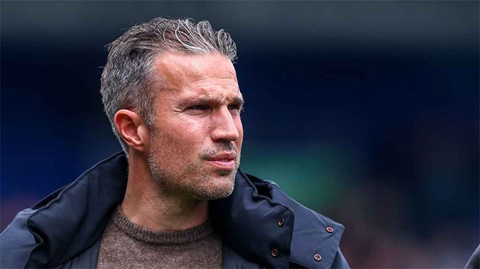 Van Persie bị BLĐ mới của Feyenoord sa thải