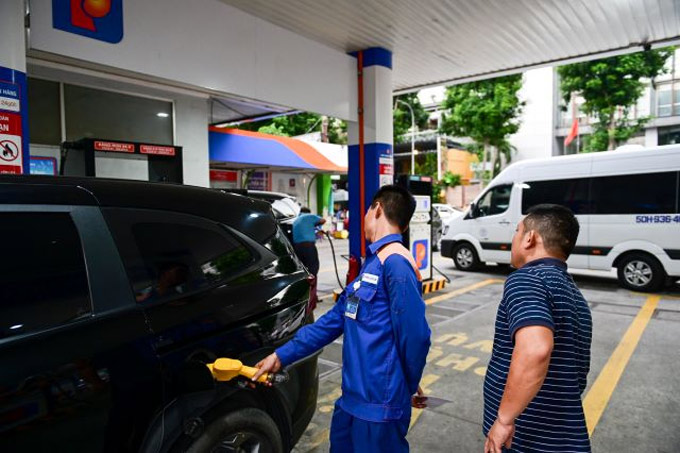 Giá xăng dầu chiều 8/6: Xăng giảm sâu, thấp hơn nhiều nước trong khu vực