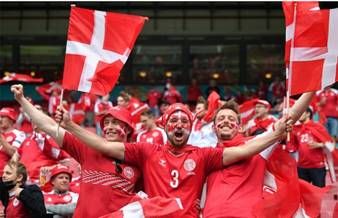 CĐV Đan Mạch đang lựa chọn đội để cổ vũ tại World Cup 2026
