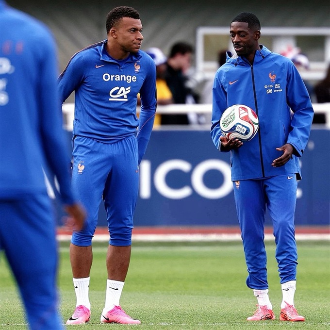 Mbappe và Dembele trên sân tập ĐT Pháp trước thềm World Cup 2026