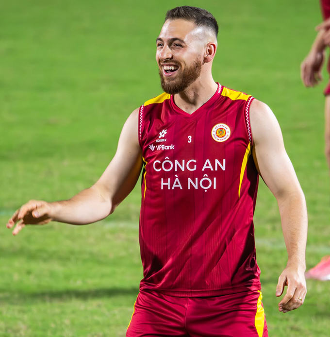 V.League 2025/26, Hugo ra sân 14 trận, không ghi bàn thắng nào. Ảnh: CAHN
