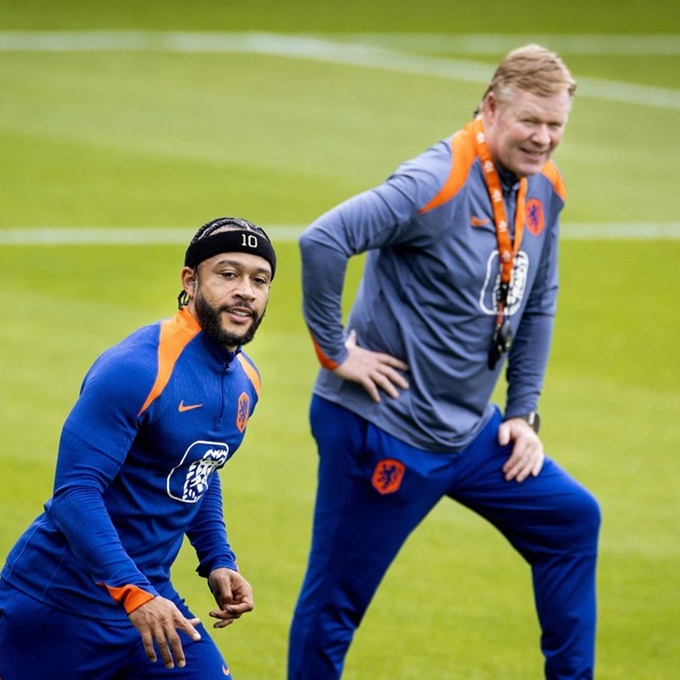 Kế hoạch tấn công của HLV Ronald Koeman vẫn xoay quanh Memphis Depay