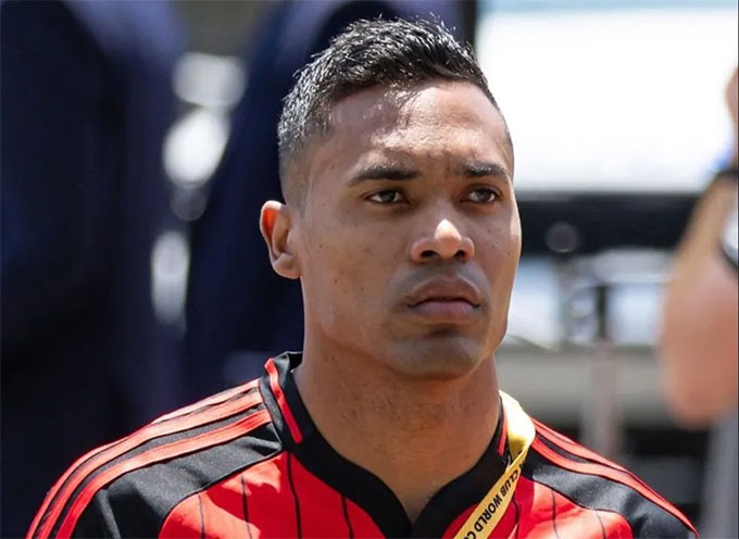 Alex Sandro đã 35 tuổi vẫn được triệu tập