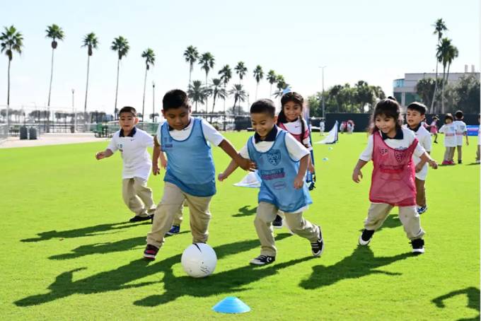 Trẻ em Mỹ chưa được tiếp xúc đủ với bóng đá