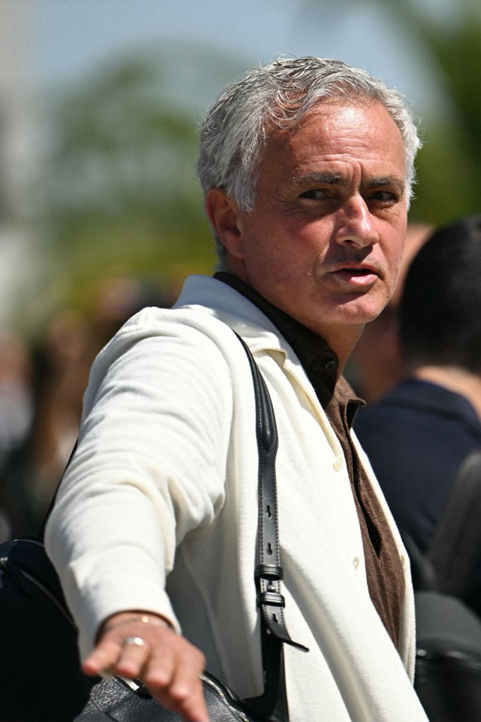 Mourinho đã bay tới Madrid vào sáng ngày 10/6 - Ảnh: Fabrizio Romano
