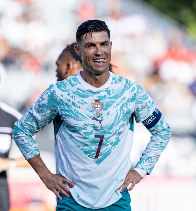 Ronaldo vẫn khát khao cống hiến cho ĐTQG